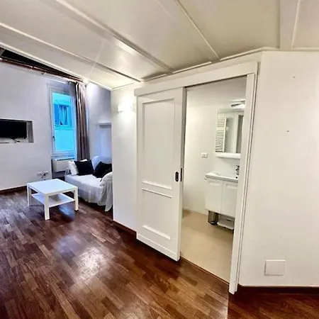 Tata Monti Apartment Rom